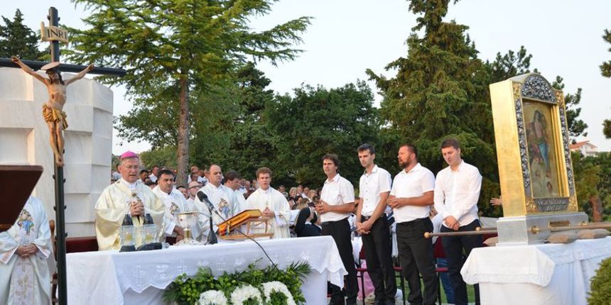 Proslavljena Gospa od Anđela u 300. obljetnici oslobođenja Imotskoga i Imotske krajine od Turaka Proslavljena Gospa od Anđela u 300. obljetnici oslobođenja Imotskoga i Imotske krajine od Turaka