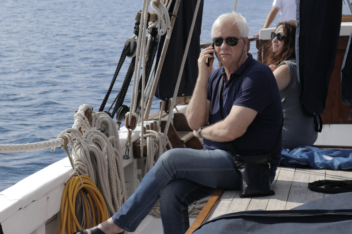 Kod otoka Prvića snimljen spot za pjesmu “Plovim” Tomislava Bralića i klape Intrade!