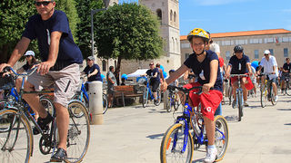 Image 892665 (auto) Image 892665 (auto)