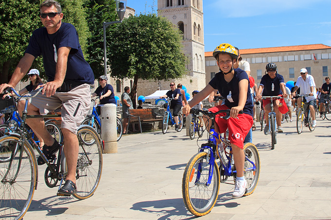 Image 892665 (auto) Image 892665 (auto)