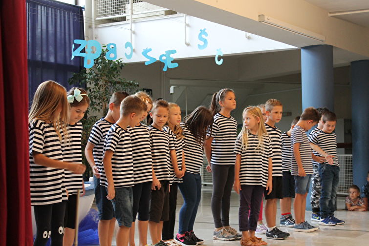 Gradonačelnik Dukić posjetio OŠ Bartul Kašić prvog dana škole Gradonačelnik Dukić posjetio OŠ Bartul Kašić prvog dana škole