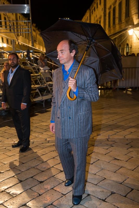 Kostimirana proba predstave Kafetarija prema djelu La bottega del caffe, jednoj od najuspješnijih komedija talijanskog komediografa Carla Goldonija