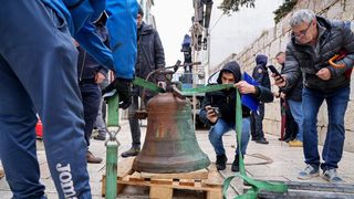 Uklanja se zvono s Kneževog dvora u Pagu Uklanja se zvono s Kneževog dvora u Pagu