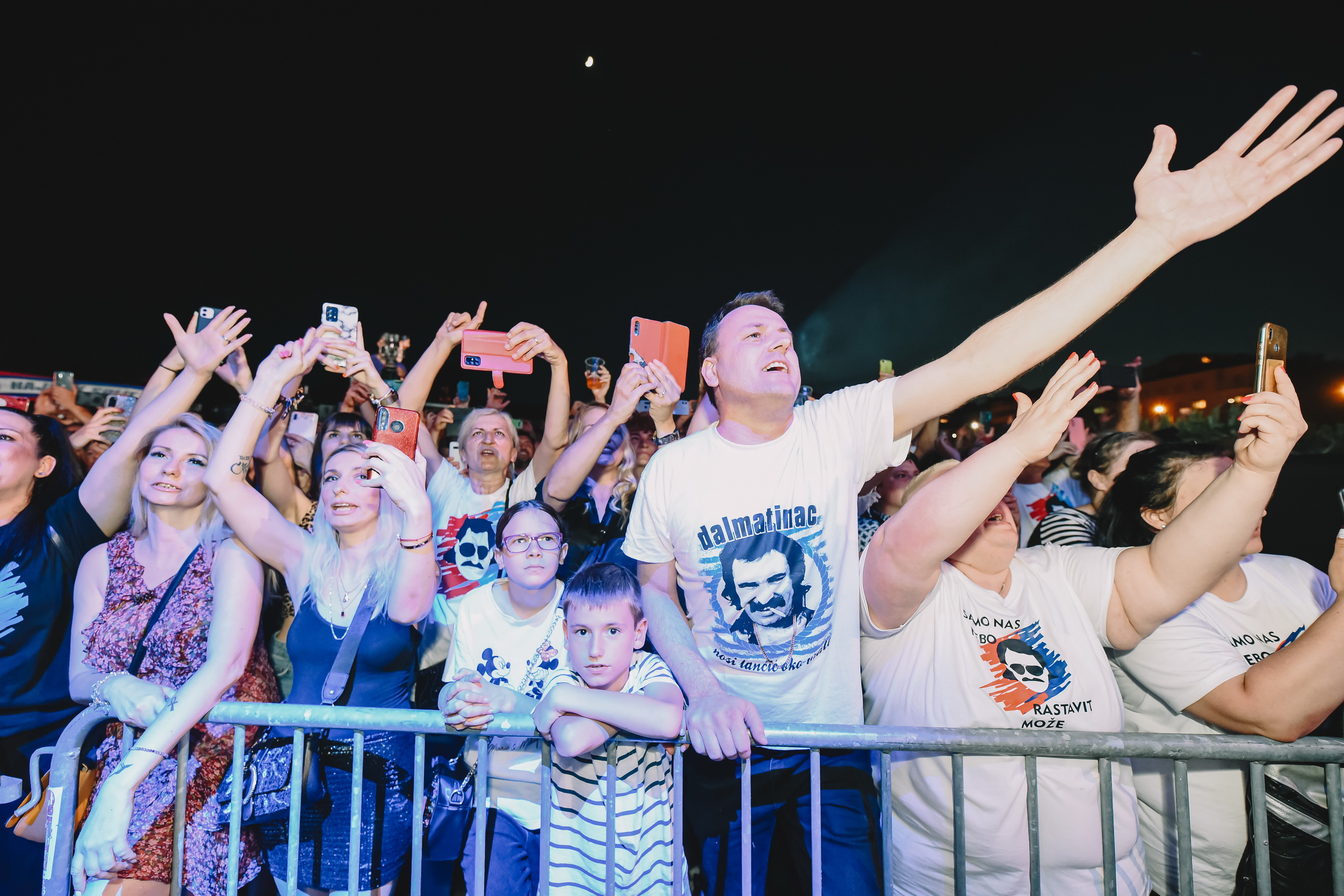 Stari Plac: Mišo Kovač i prijatelji priredili nezaboravan koncert