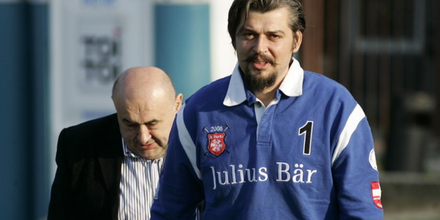 Zagreb, 280410. Bivsi clanovi Uprave Hrvatske postanske banke Josip Protega, Ivan Sladonja i Mario Kirinic pusteni su iz pritvora u zagrebackom Remetincu. Privedeni su u sklopu operativne akcije Bankomat 2009. godine, bilo je uhiceno pet osoba povezanih s Zagreb, 280410. Bivsi clanovi Uprave Hrvatske postanske banke Josip Protega, Ivan Sladonja i Mario Kirinic pusteni su iz pritvora u zagrebackom Remetincu. Privedeni su u sklopu operativne akcije Bankomat 2009. godine, bilo je uhiceno pet osoba povezanih s