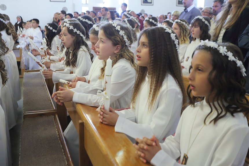 Bibinje: Sakrament Svete potvrde u župnoj crkvi Bibinje: Sakrament Svete potvrde u župnoj crkvi