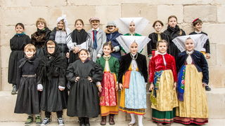 Paški zimski karneval 2017.- Maškarane skupine u karnevalskoj povorci Paški zimski karneval 2017.- Maškarane skupine u karnevalskoj povorci