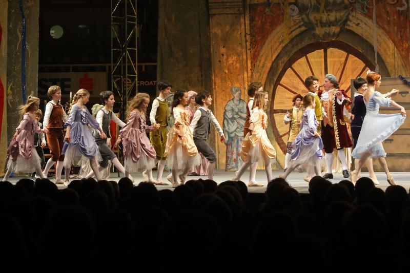 23.01.2014., Zadar – Carski ruski balet u dvorani SC Visnjik izveo je predstavu Orasar Petra Iljica Cajkovskog. Photo: Filip Brala/PIXSELL 23.01.2014., Zadar – Carski ruski balet u dvorani SC Visnjik izveo je predstavu Orasar Petra Iljica Cajkovskog. Photo: Filip Brala/PIXSELL