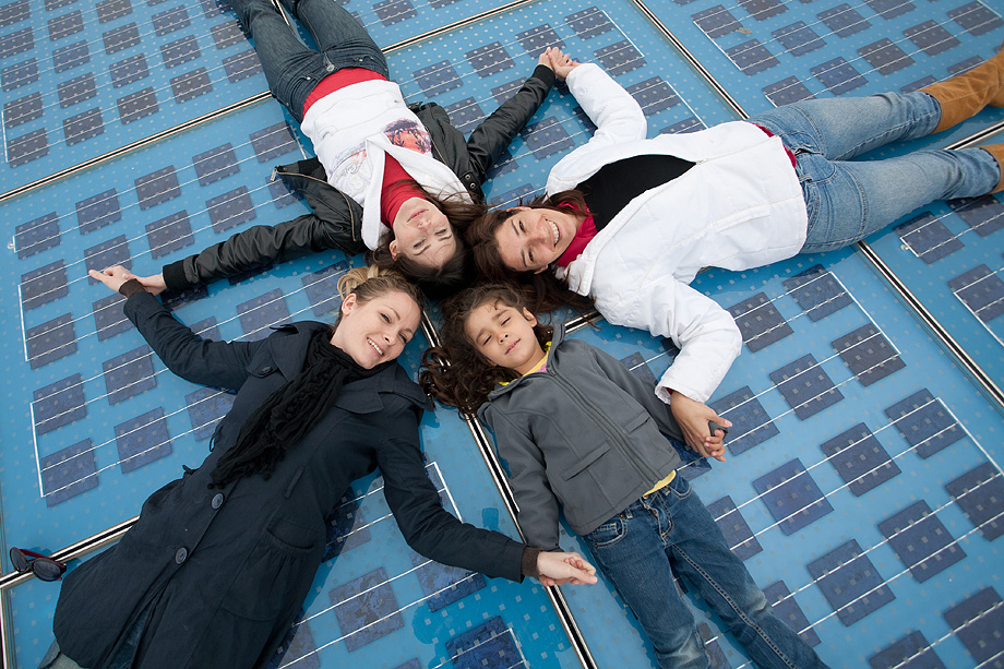 Top model Lorena Dias Terezinho i njena sestra Mara Dias, pronašle davno izgubljenu obitelj u Bibinjama, foto: Leo Banić Top model Lorena Dias Terezinho i njena sestra Mara Dias, pronašle davno izgubljenu obitelj u Bibinjama, foto: Leo Banić