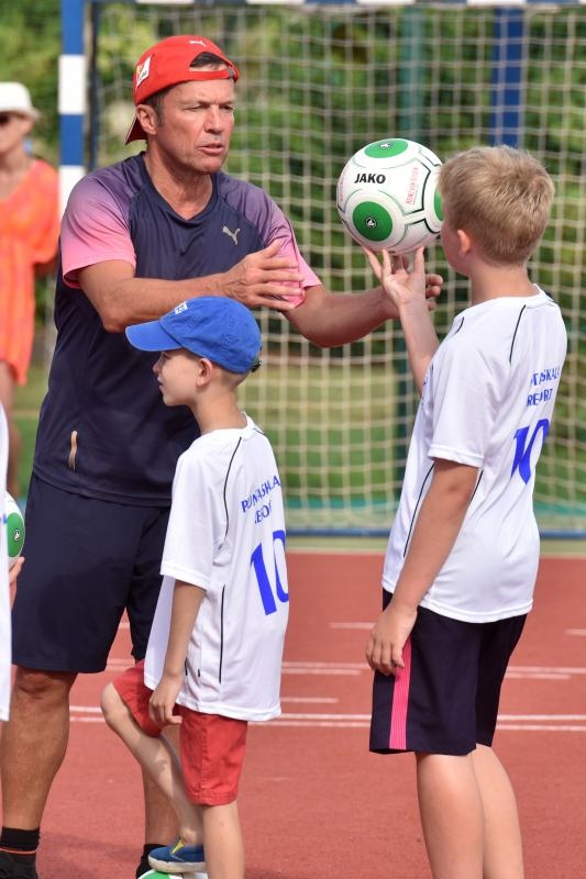 Nogometna zvijezda Lothar Matthaus na Punta Skali učio djecu nogometu