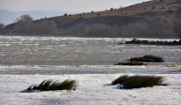 Jaka bura na zadarskom području otežava cestovni i pomorski promet, foto: Dino STanin/PIXSELL