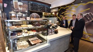 U zgradi nekadasnjeg zeljznickog kolodvora jutros je otvoren prvi Mc Donalds u Zadru Photo: Dino Stanin/PIXSELL