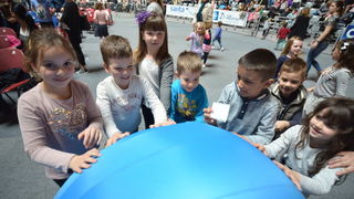 Predstava “Maša i Medvjed” moskovskog Dječjeg kazališta oduševila zadarske mališane Predstava “Maša i Medvjed” moskovskog Dječjeg kazališta oduševila zadarske mališane