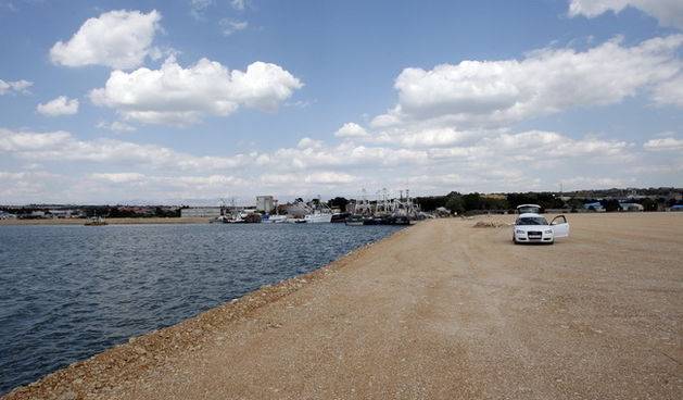 Zadar, 280410.
Dovrsavaju se radovi prve faze luke Gazenica, a nakon toga firma Strabag pocinje sa drugom fazom.
Foto: Jure Miskovic / CROPIX