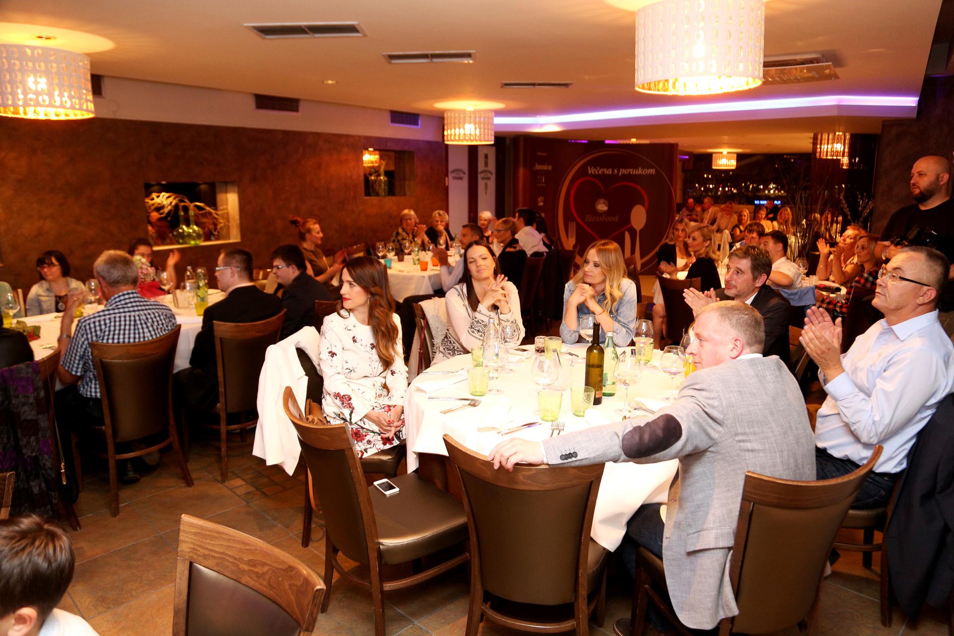 Večera s porukom u organizaciji Viktorije i Dina Rađe za splitsku Udrugu za sindrom Down 21