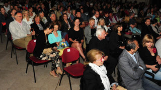 Zadar, 28.06.2013. snimio: Nenad Marčev, 
19. Zadarsko kazališno ljeto 
Zagrebačka filharmonija 
SALSA FILARMÓNICA 
Dirigent: Alan Bjelinski 
Nastupili: Ricardo Luque 
Olvido Ruiz Castellanos (Kuba) 
Poljana Šime Budinića