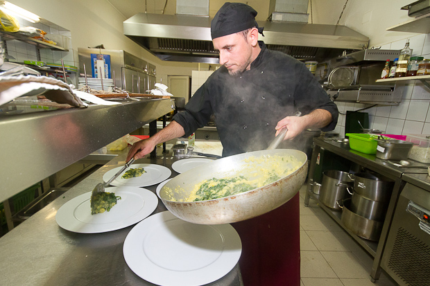 Blagdanska večera u restoranu Kornat, foto: Leo Banić Blagdanska večera u restoranu Kornat, foto: Leo Banić