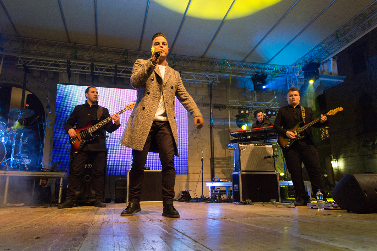 Doček 2017: Najluđa noć na zadarskom Poluotoku privukla više tisuća Zadrana i gostiju Doček 2017: Najluđa noć na zadarskom Poluotoku privukla više tisuća Zadrana i gostiju