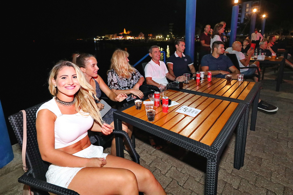 Fenomenalni Petar Grašo raspjevao i rasplesao Biograd Fenomenalni Petar Grašo raspjevao i rasplesao Biograd