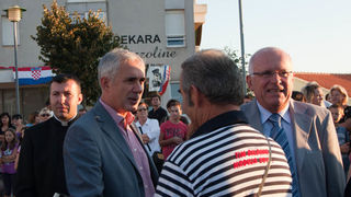 Bili Brig kod Ošk. Zadarski otoci: Svečanost imenovanja trga po D.T. Gavranu, foto: Darko Belančić