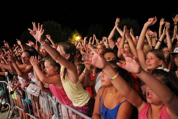 Virska noć 2016: Jelena Rozga i spektakularni vatromet za 25 tisuća fanova. Foto: Virski list