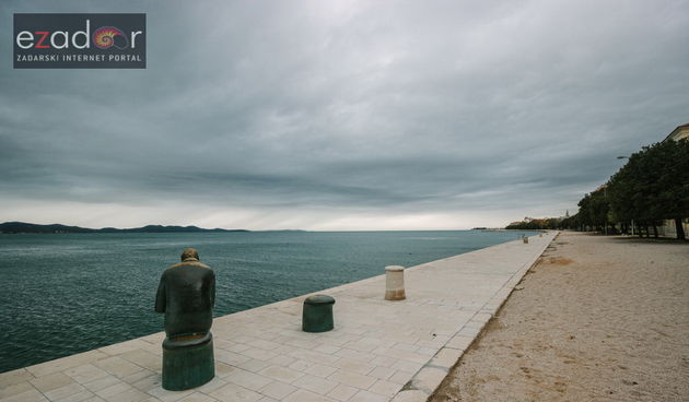 Đir po gradu, ponedjeljak 13. studenog 2017. Špiro, škura bura, riva