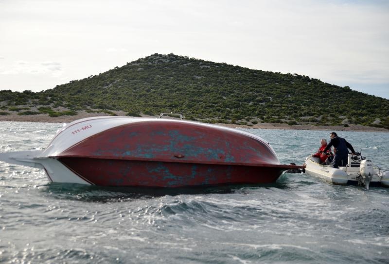 Ministra Hajdaša Dončića i posadu spašavali iz prevrnutog broda na regati Latinsko idro, Photo: Duško Jaramaz/PIXSELL