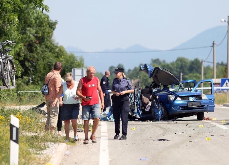 Stravična prometna nesreća u Ličkom Cerju na državnoj cesti D50