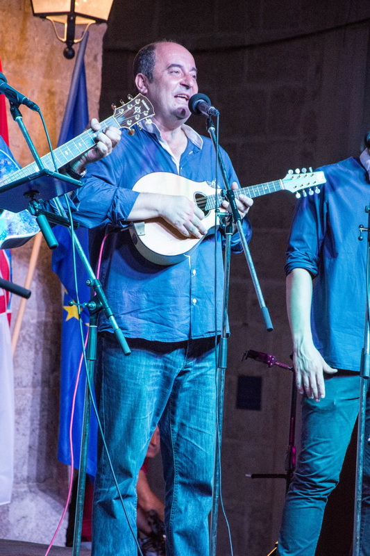 8. Međunarodni festival čipke u Pagu obilježila je modna revija i nastup klape Sol