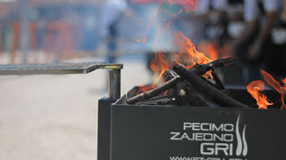 Prvenstvo u roštiljanju na zadarskoj Rivi (foto:Saša Čuka) Prvenstvo u roštiljanju na zadarskoj Rivi (foto:Saša Čuka)