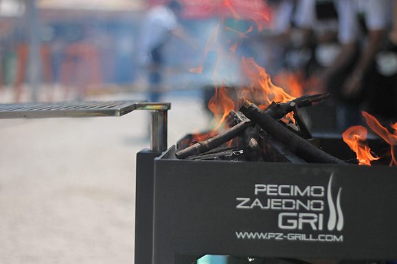 Prvenstvo u roštiljanju na zadarskoj Rivi (foto:Saša Čuka) Prvenstvo u roštiljanju na zadarskoj Rivi (foto:Saša Čuka)