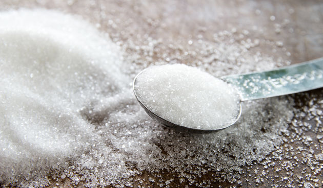 Šećer – podiže inzulin, deblja, smanjuje mišićnu masu i razinu testosterona u tijelu. Nimalo seksi.