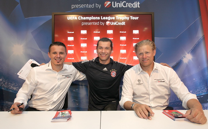 Tarik Filipović, Mila Horvat i Renata Sopek na predstavljanju trofeja Lige prvaka Tarik Filipović, Mila Horvat i Renata Sopek na predstavljanju trofeja Lige prvaka