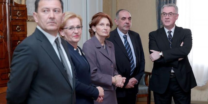 Novoizabrani clanovi Drzavnog izbornog povjerenstva prisegnuli pred predsjednikom Sabora RH. Ana Lovrin, Vesna Fabijancic Krizanic, prisega, Branko Hrvatin, dip, Drzavno izbo