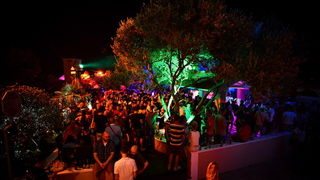 Odlična zabava u Noštromo i Vagabundo barovima na Viru