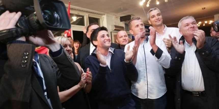 Zagreb – Atmosfera u stozeru stranke Most – nezavisnih lista uoci objave rezultata izlaznih anketa. Prema rezultatima izlazne ankete MOST nezavsnih lista osvojio 18 mandata u Saboru. Photo: Grgur Zucko/PIXSELL Zagreb – Atmosfera u stozeru stranke Most – nezavisnih lista uoci objave rezultata izlaznih anketa. Prema rezultatima izlazne ankete MOST nezavsnih lista osvojio 18 mandata u Saboru. Photo: Grgur Zucko/PIXSELL