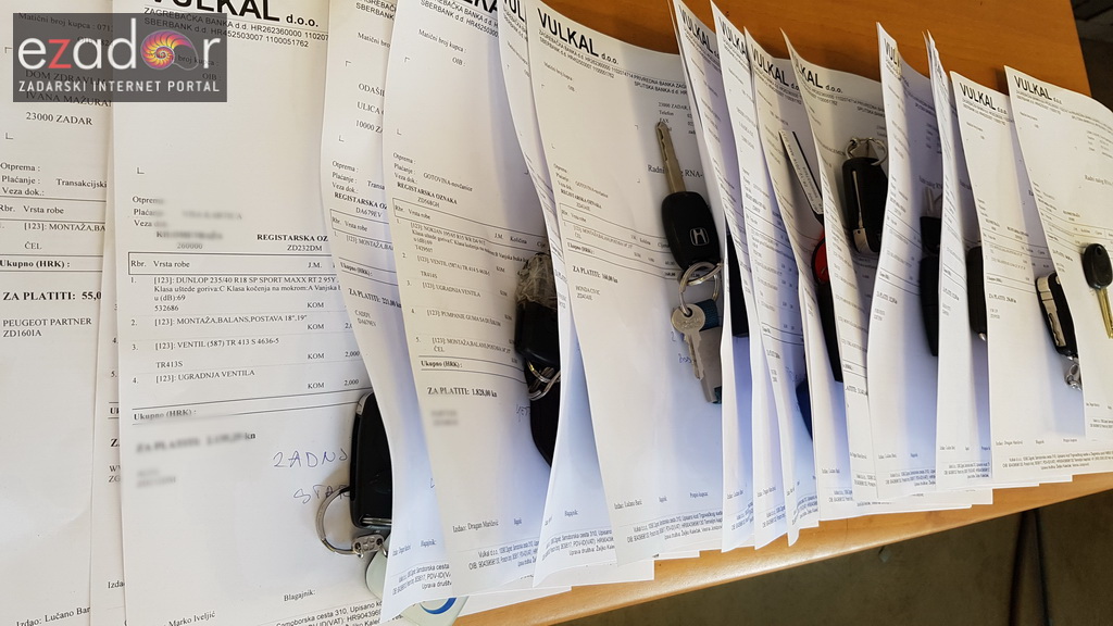 Zadrani pohrlili na izmjenu ljetnih sa zimskim gumama Zadrani pohrlili na izmjenu ljetnih sa zimskim gumama