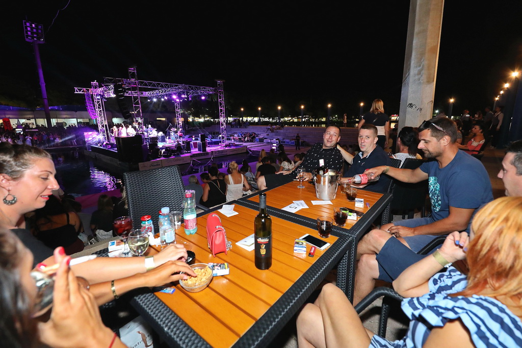 Čudesna Doris Dragović oduševila u Biogradu na Moru Čudesna Doris Dragović oduševila u Biogradu na Moru