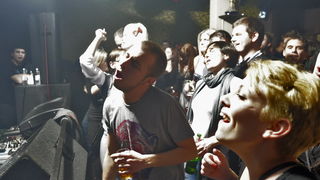 Vodice, 241210.
U kaficu te nocnom klubu Opijum, Vodicani su Bozic docekali u ugodnom i romanticnom raspolozenju uz grupu Urban & 4.
Foto: Marija Mihic / CROPIX