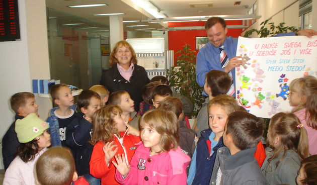 Biograd – mališani u banci/Foto: Diana Everle