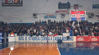 Humanitarno gledanje utakmice Zadar-Cibona u Jazinama Humanitarno gledanje utakmice Zadar-Cibona u Jazinama