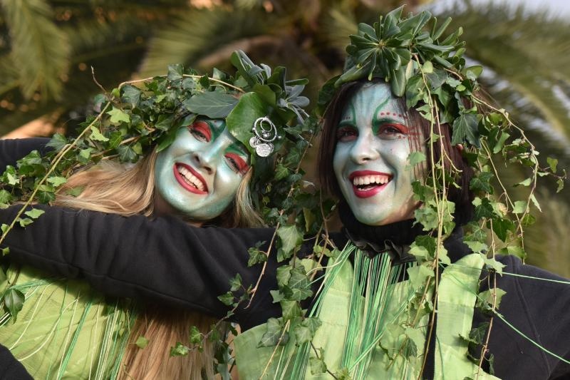Karnevalska povorka krenula je s Branimirove obale prema Poluotoku. Photo: Dino Stanin/PIXSELL
