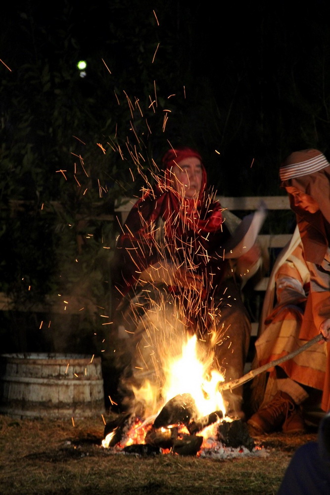 U Diklu kod bunara upriličene žive jaslice U Diklu kod bunara upriličene žive jaslice