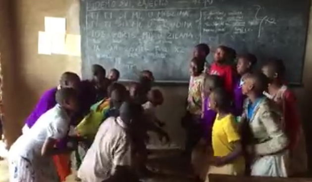 Ti si mi u mislima, Dino Dvornik u Africi