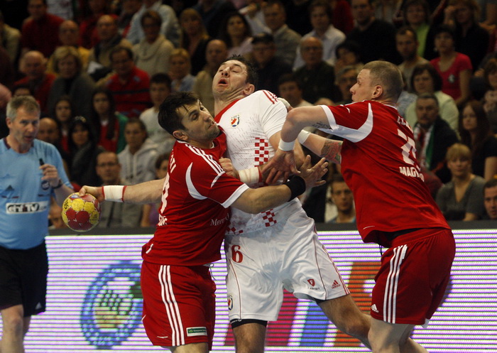 Veszprem, 040413.
Kvalifikacijska utakmica za Europsko prvenstvo rukometnih reprezentacija Madjarske i Hrvatske.
Na fotografiji: Blazenko Lackovic.
Foto: Zeljko Hajdinjak / Cropix