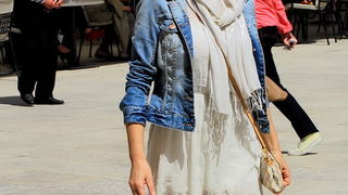 Skitnja gradom by Roberto Lerga