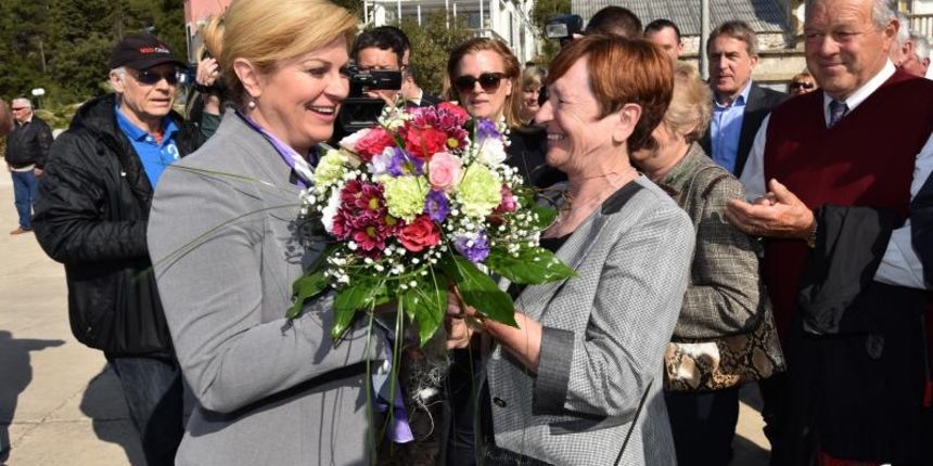 Predsjednica Grabar Kitarović posjetila otok Molat. Foto: Dino Stanin/PIXSELL Predsjednica Grabar Kitarović posjetila otok Molat. Foto: Dino Stanin/PIXSELL