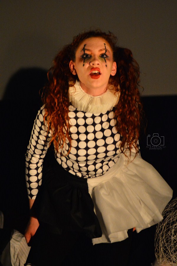 Dragon teatar- “POE – Nikad više”, foto: Iva Perinčić Dragon teatar- “POE – Nikad više”, foto: Iva Perinčić