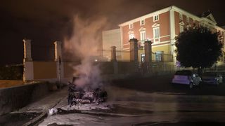 U Zadru plamen progutao BMW