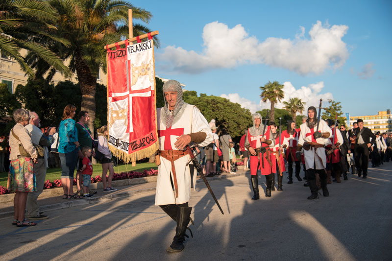 11. Gastol stol na biogradskoj rivi. Foto: Vinko Pešić 11. Gastol stol na biogradskoj rivi. Foto: Vinko Pešić